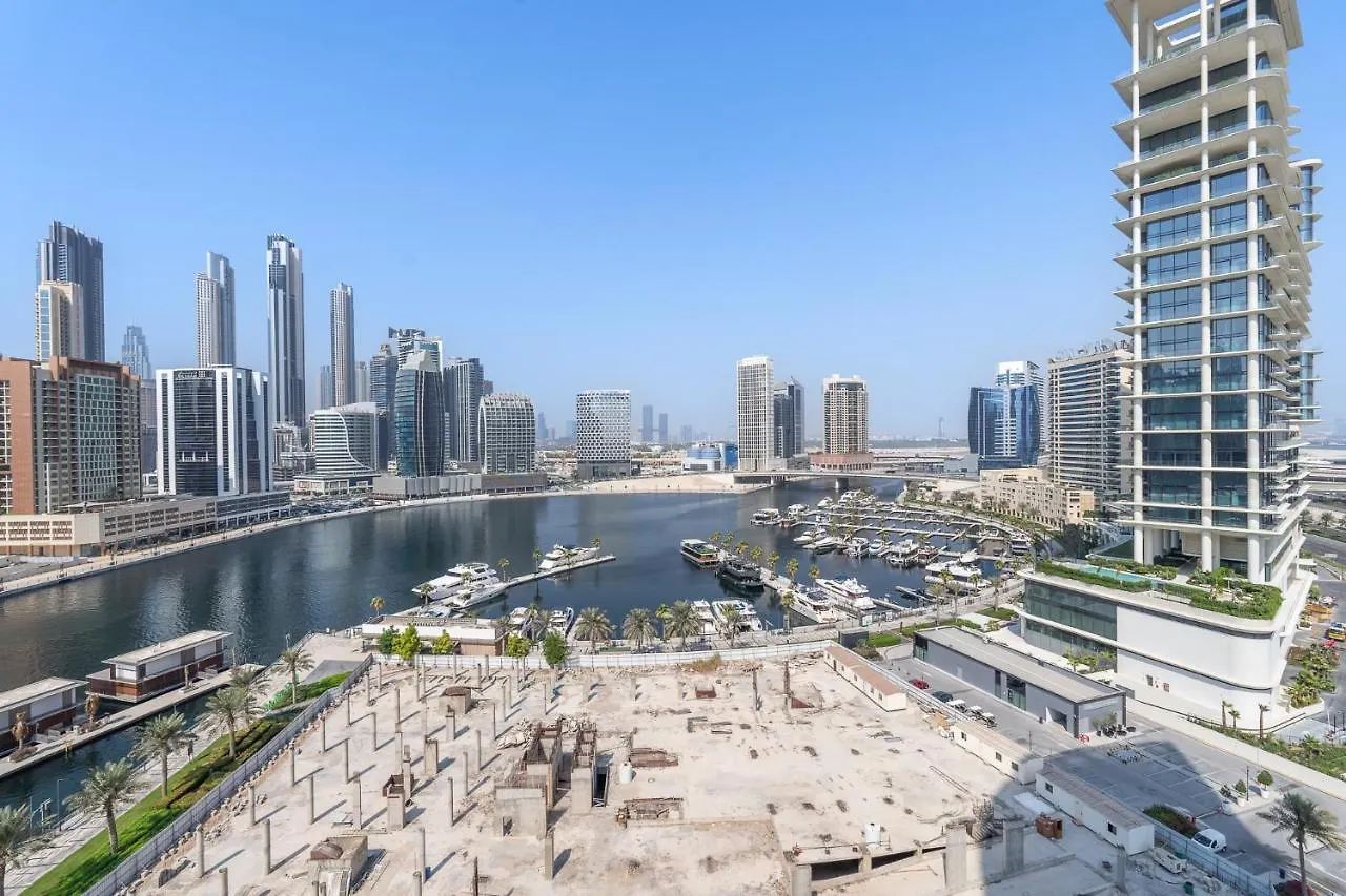 Azure Accents Apartment With Burj Khalifa View Dubaï