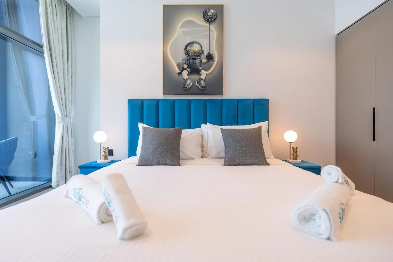 Azure Accents Apartment With Burj Khalifa View Dubaï
